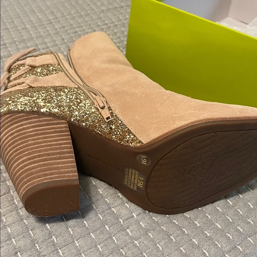 Gianni Bini Beige Ankle Boots with Glittering Gold Detail - Picture 3 of 4